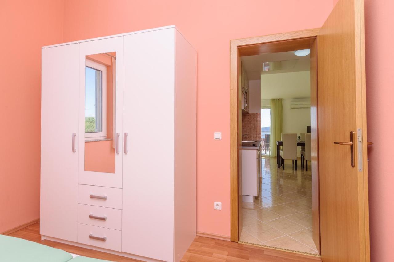 Apartmani Emil Trogir Exterior foto