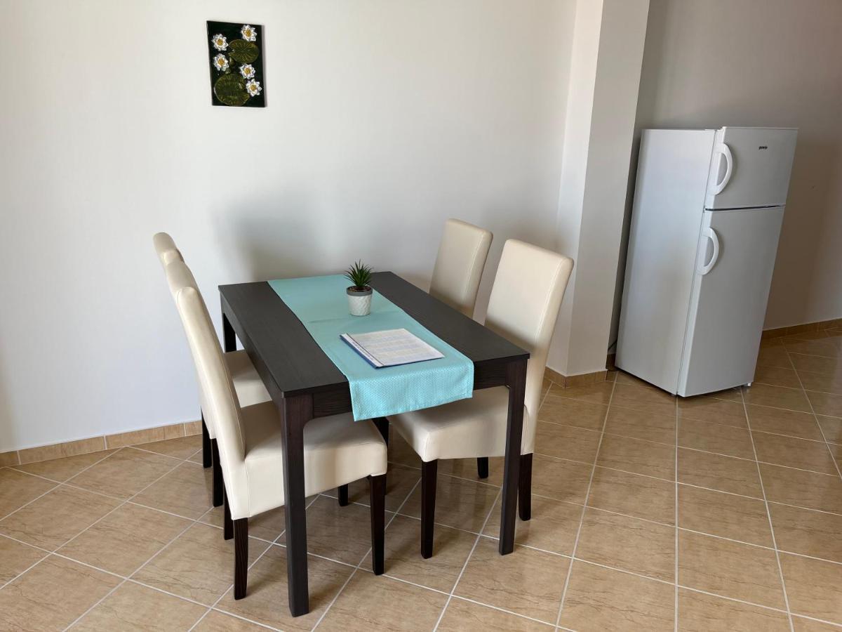 Apartmani Emil Trogir Exterior foto